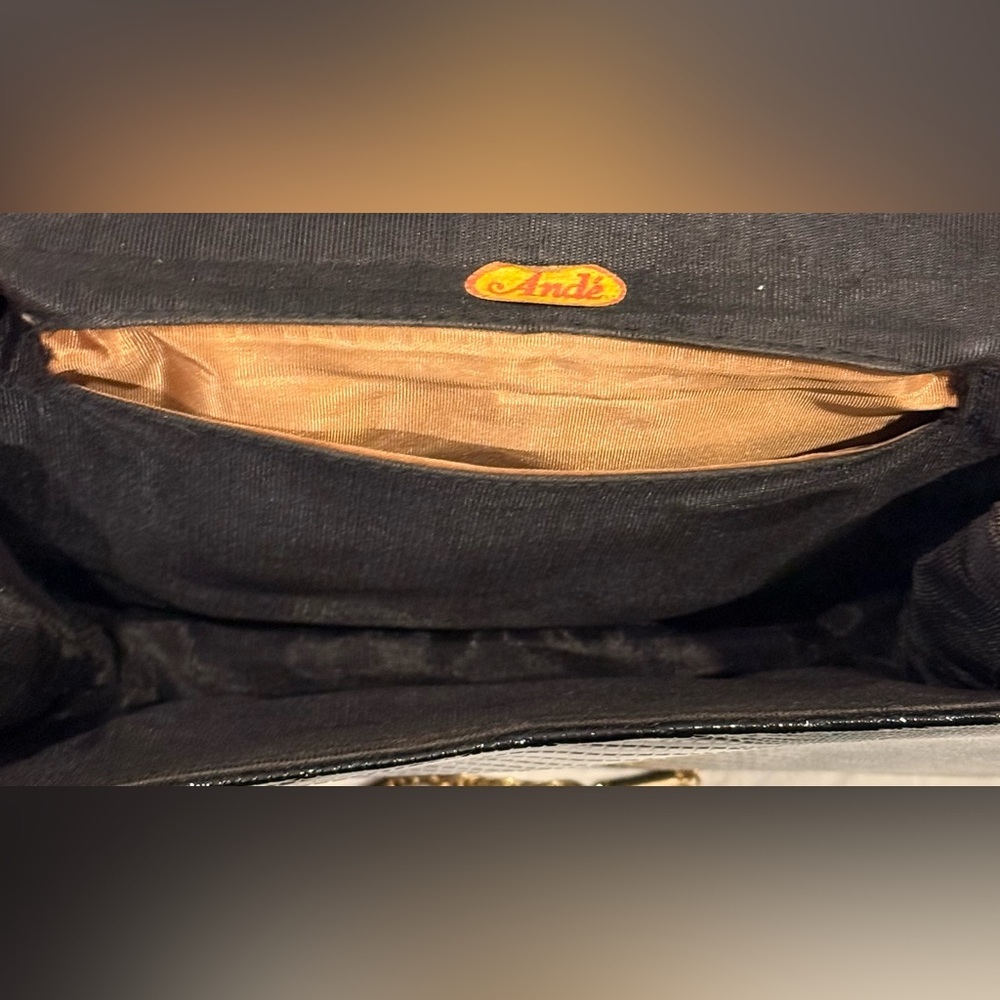 ANDE Vintage Faux Leather Convertible Clutch - Picture 8 of 8